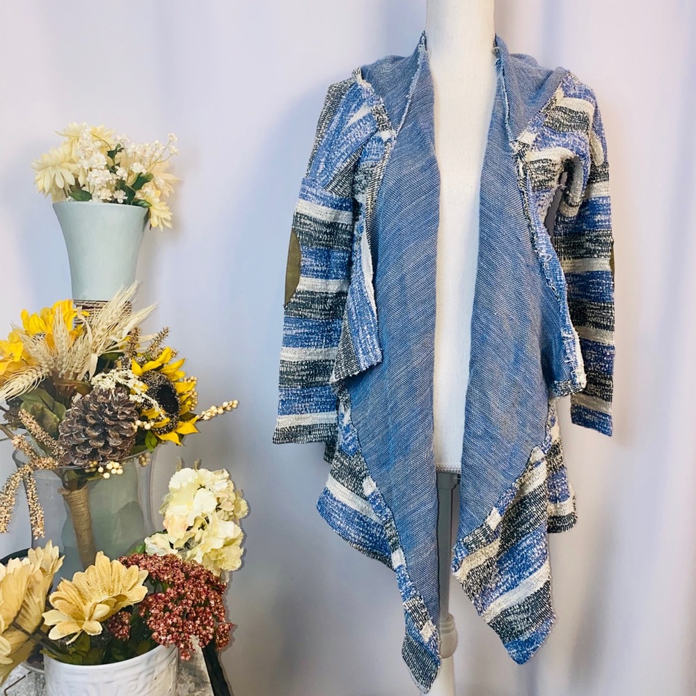 Style Rack Cardigan with a Hoodie size Small
